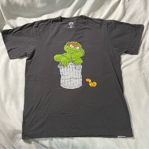 Uniqlo x Kaws x Sesame Street Oscar the Grouch Tee - Mens Size L